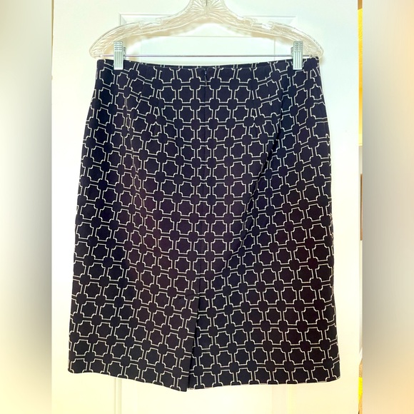 Talbot’s navy pencil skirt with white design. Size 8. - Picture 2 of 3